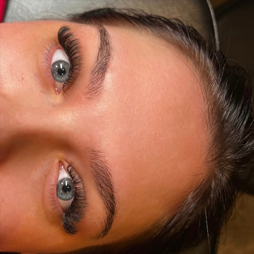 Wispy hybrid lash extensions Spokane Valley WA lash artist