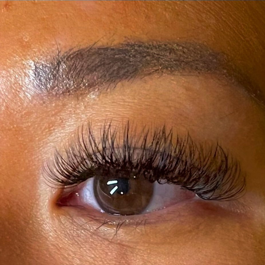 Natural classic lash extensions close-up by Linda Le, Spokane Valley lash artist